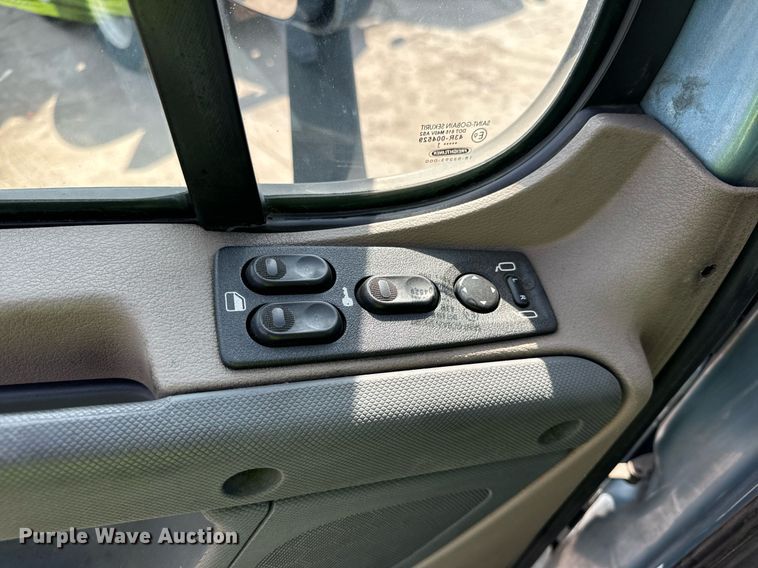 image for item OG9675 2012 Freightliner  Cascadia semi truck