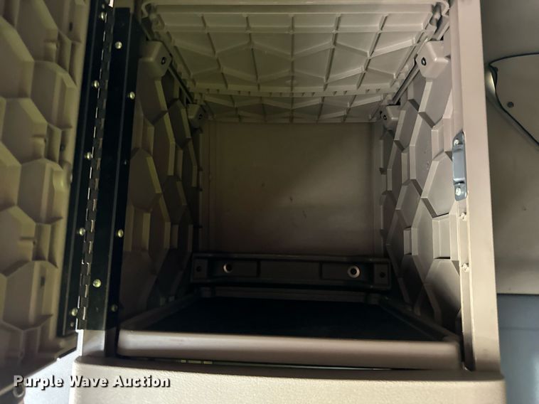 image for item OG9675 2012 Freightliner  Cascadia semi truck