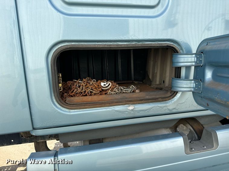 image for item OG9675 2012 Freightliner  Cascadia semi truck