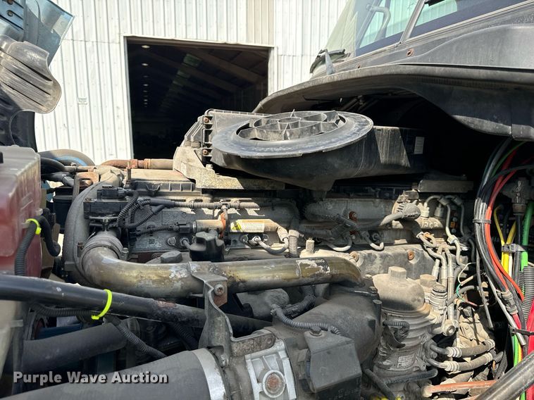 image for item OG9675 2012 Freightliner  Cascadia semi truck