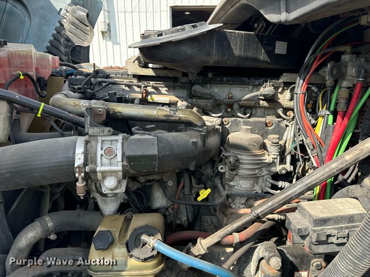 image for item OG9675 2012 Freightliner  Cascadia semi truck