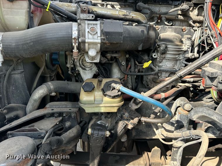 image for item OG9675 2012 Freightliner  Cascadia semi truck