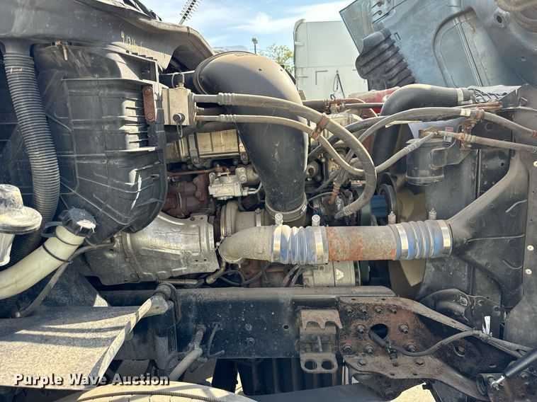 image for item OG9675 2012 Freightliner  Cascadia semi truck