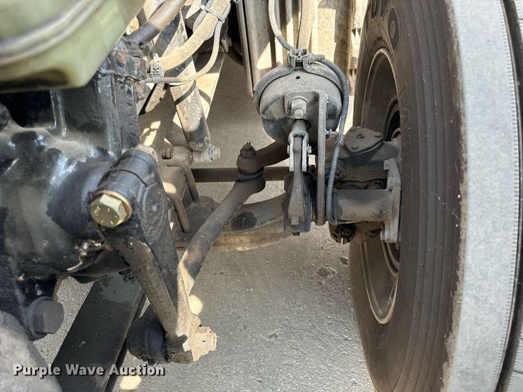 image for item OG9675 2012 Freightliner  Cascadia semi truck