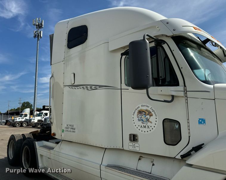 image for item OG9677 2007 Freightliner  Columbia  semi truck