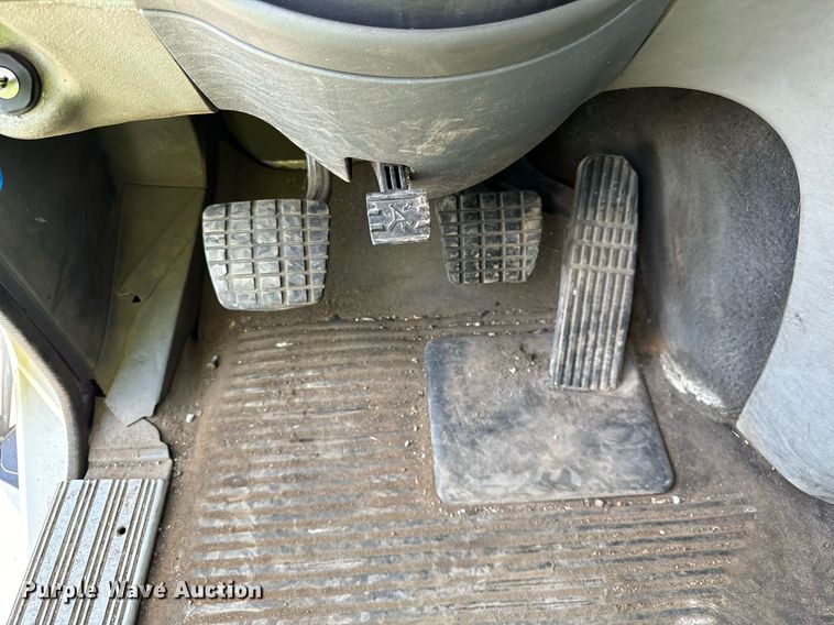 image for item OG9677 2007 Freightliner  Columbia  semi truck