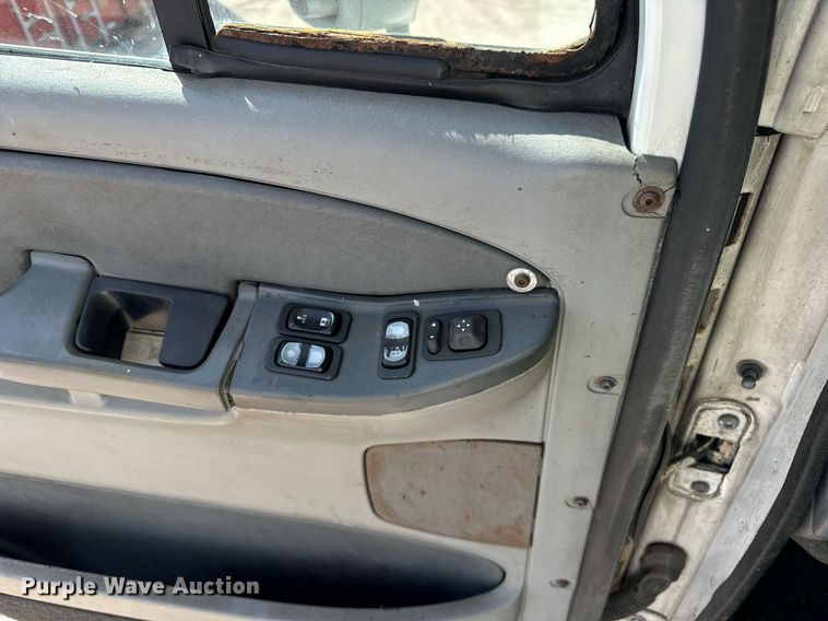 image for item OG9677 2007 Freightliner  Columbia  semi truck