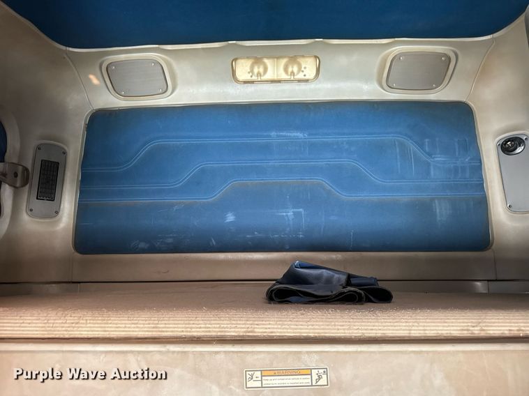 image for item OG9677 2007 Freightliner  Columbia  semi truck