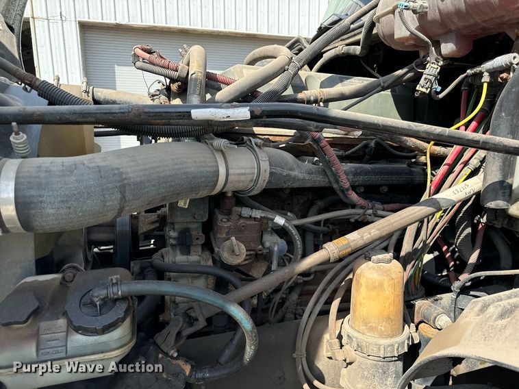 image for item OG9677 2007 Freightliner  Columbia  semi truck