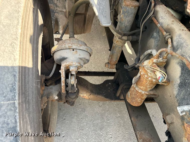 image for item OG9677 2007 Freightliner  Columbia  semi truck