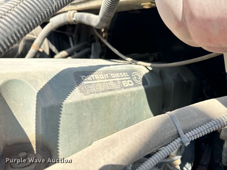 image for item OG9677 2007 Freightliner  Columbia  semi truck