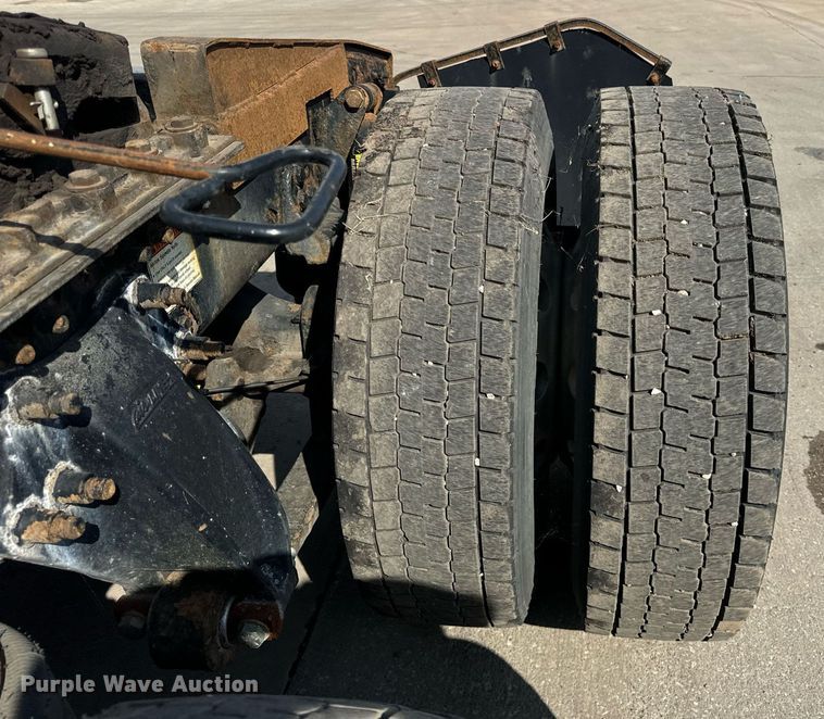 image for item OG9677 2007 Freightliner  Columbia  semi truck