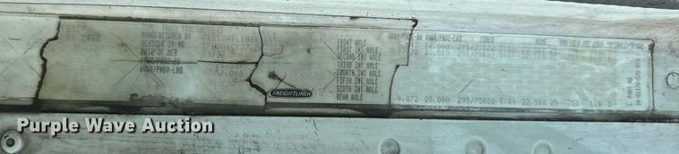 image for item OG9677 2007 Freightliner  Columbia  semi truck