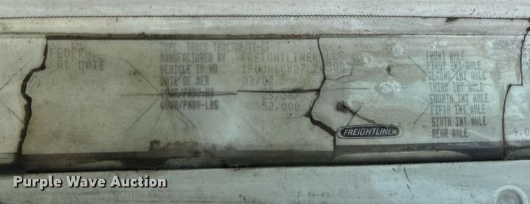 image for item OG9677 2007 Freightliner  Columbia  semi truck