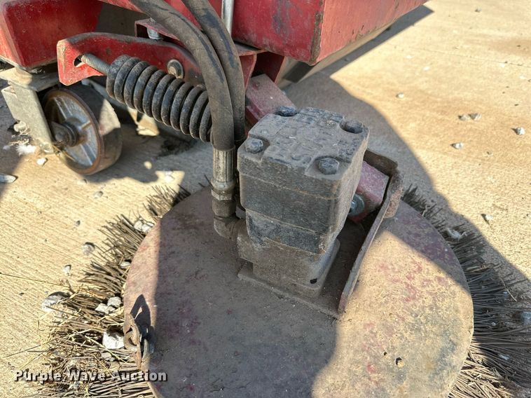 image for item DD3320 Master Sweep M9000 sweeper