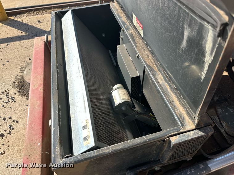 image for item DD3320 Master Sweep M9000 sweeper