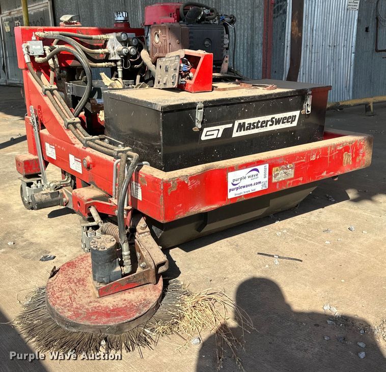 image for item DD3321 Master Sweep M9000 sweeper