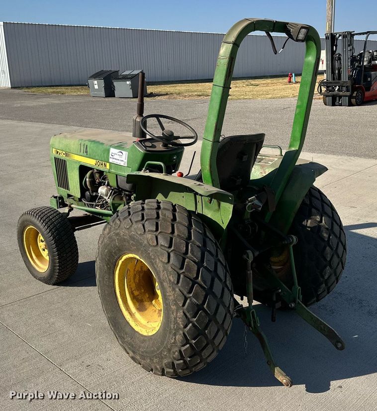 image for item DD3322 John Deere 750 tractor