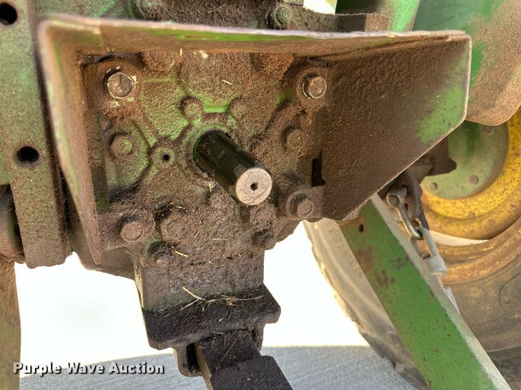 image for item DD3322 John Deere 750 tractor