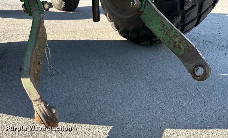 image for item DD3322 John Deere 750 tractor