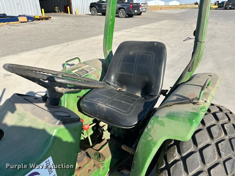 image for item DD3322 John Deere 750 tractor