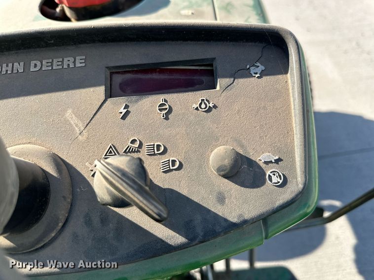 image for item DD3322 John Deere 750 tractor