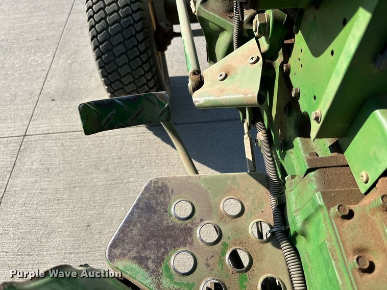 image for item DD3322 John Deere 750 tractor