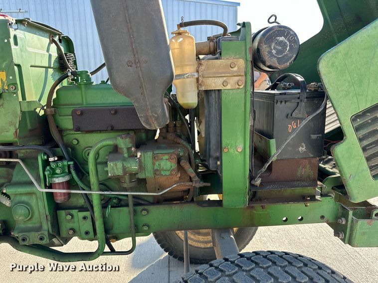 image for item DD3322 John Deere 750 tractor
