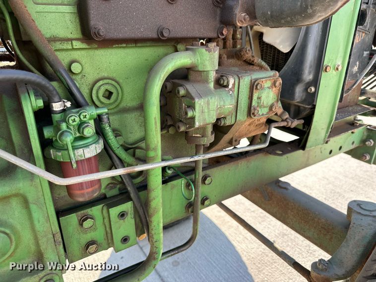 image for item DD3322 John Deere 750 tractor