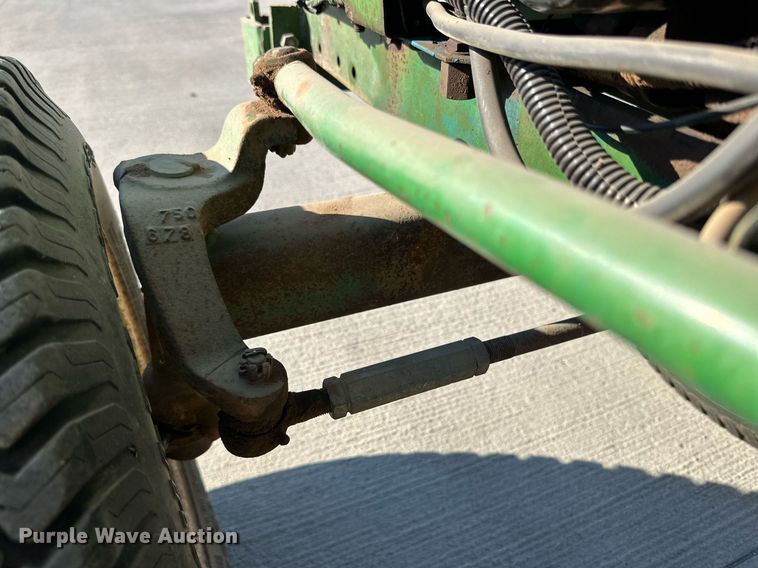 image for item DD3322 John Deere 750 tractor
