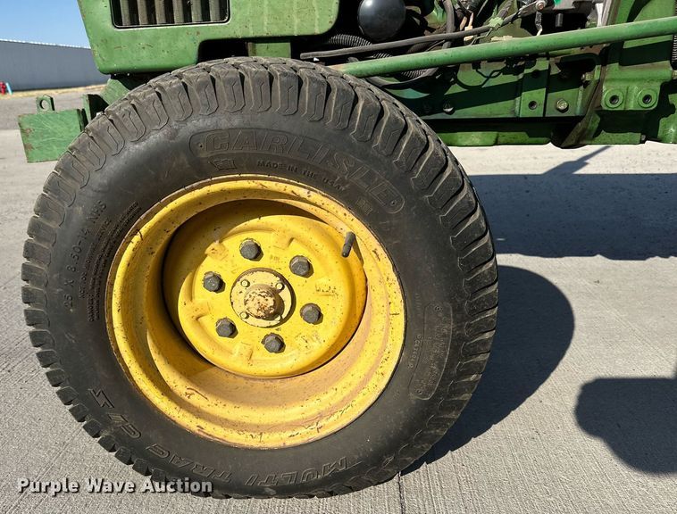 image for item DD3322 John Deere 750 tractor