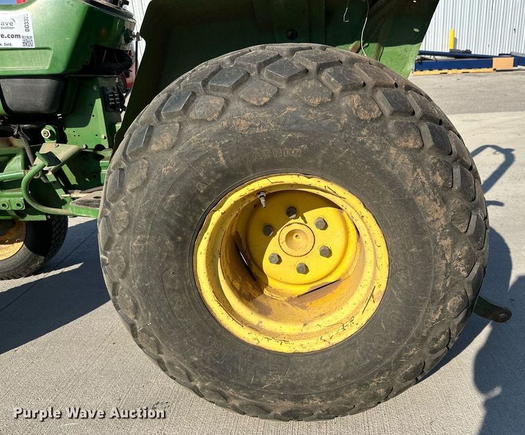image for item DD3322 John Deere 750 tractor