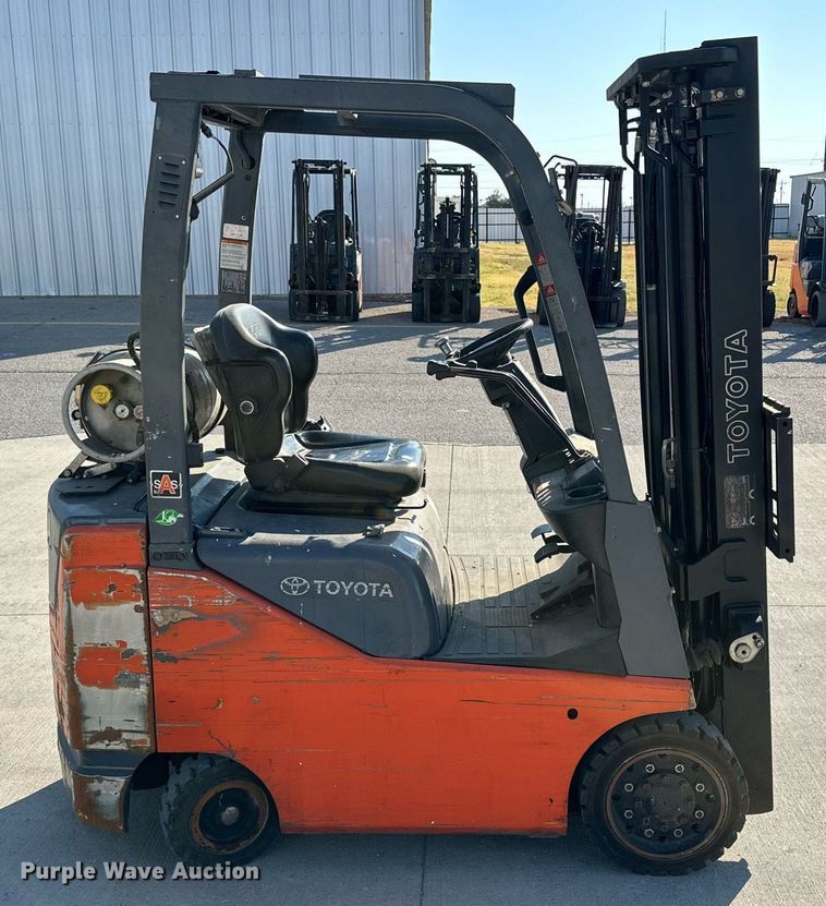 image for item DD3328 2009 Toyota 8FGCU18 forklift