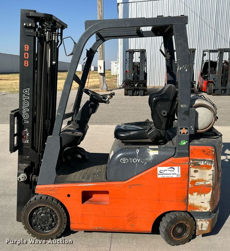image for item DD3328 2009 Toyota 8FGCU18 forklift