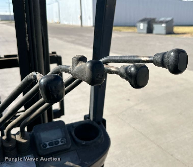 image for item DD3328 2009 Toyota 8FGCU18 forklift