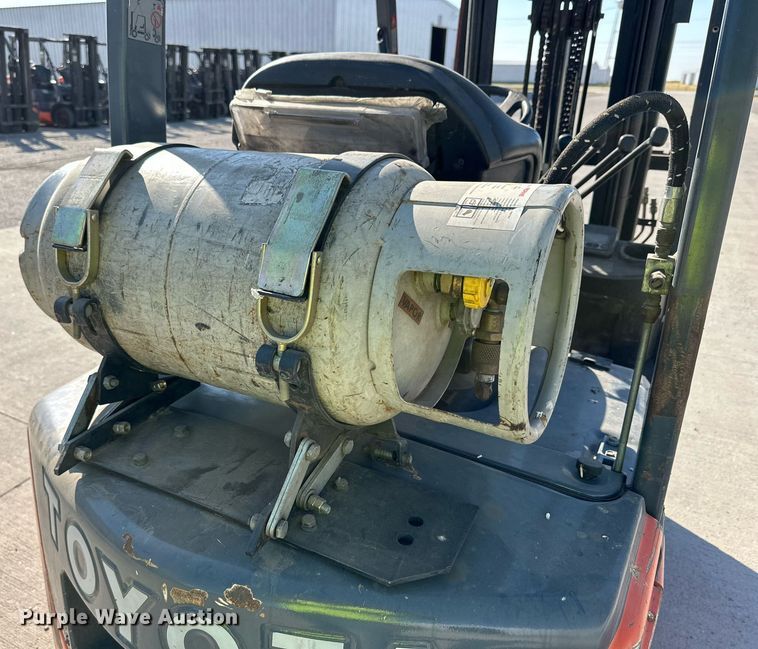 image for item DD3328 2009 Toyota 8FGCU18 forklift