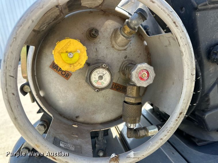 image for item DD3328 2009 Toyota 8FGCU18 forklift