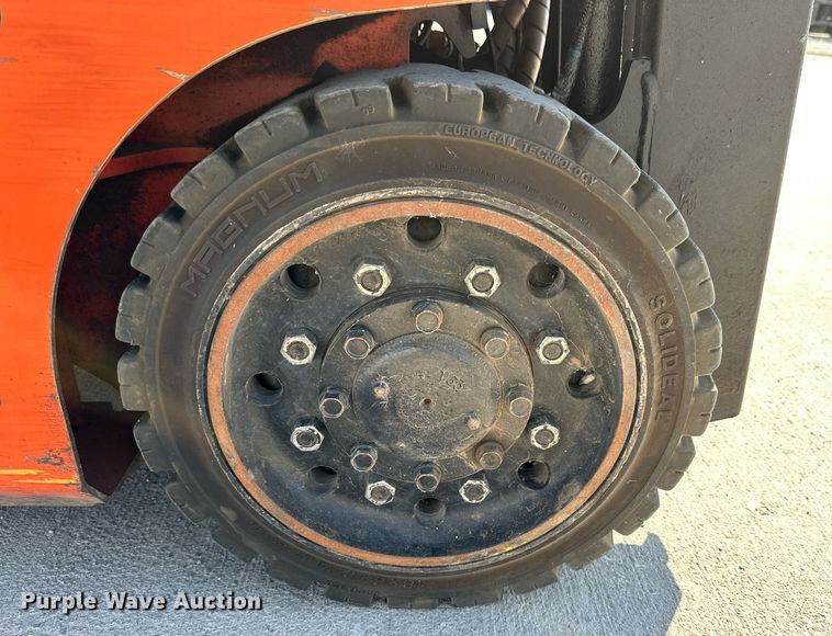 image for item DD3328 2009 Toyota 8FGCU18 forklift