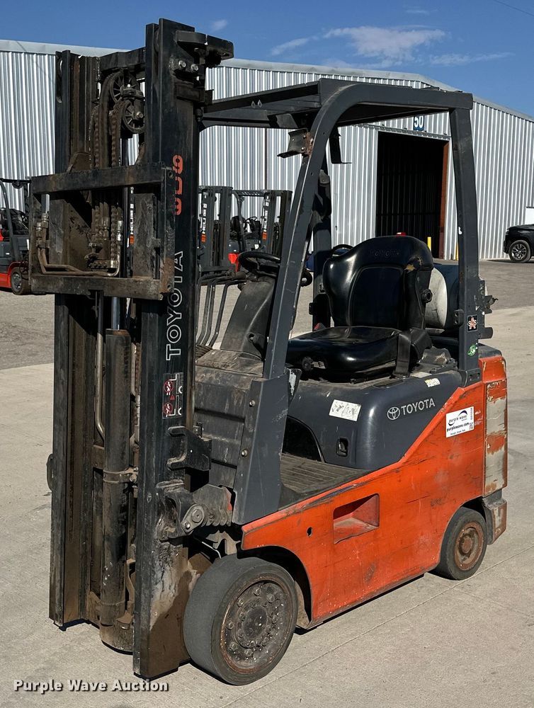 image for item DD3330 2009 Toyota 8FGCU18 forklift
