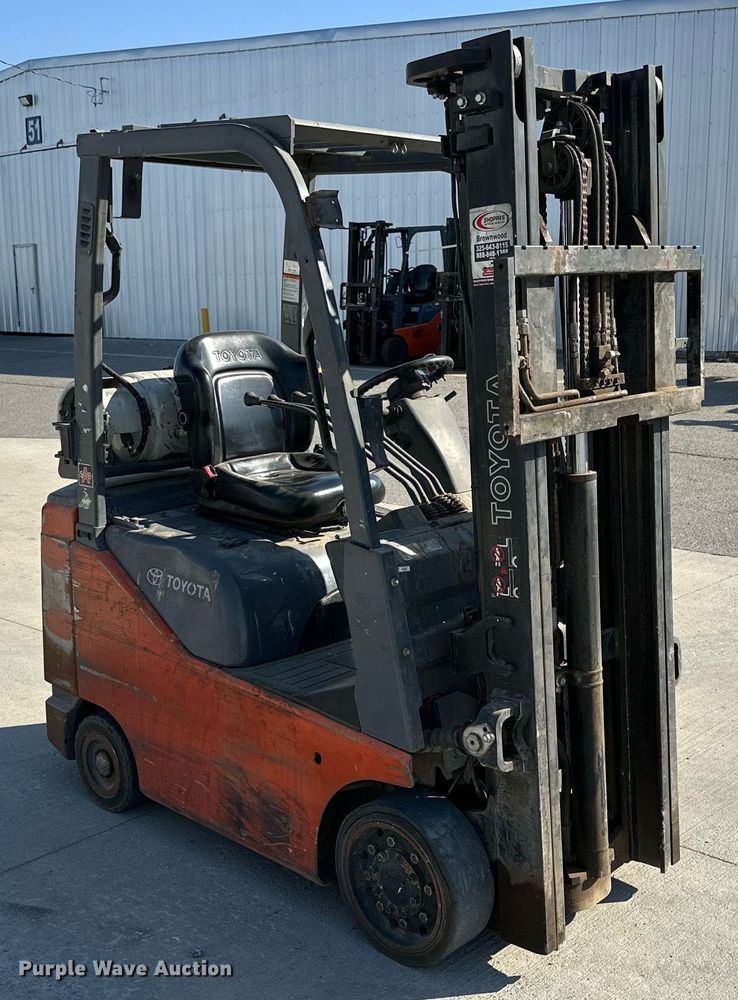 image for item DD3330 2009 Toyota 8FGCU18 forklift