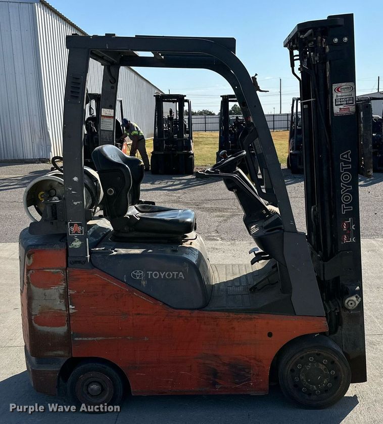 image for item DD3330 2009 Toyota 8FGCU18 forklift