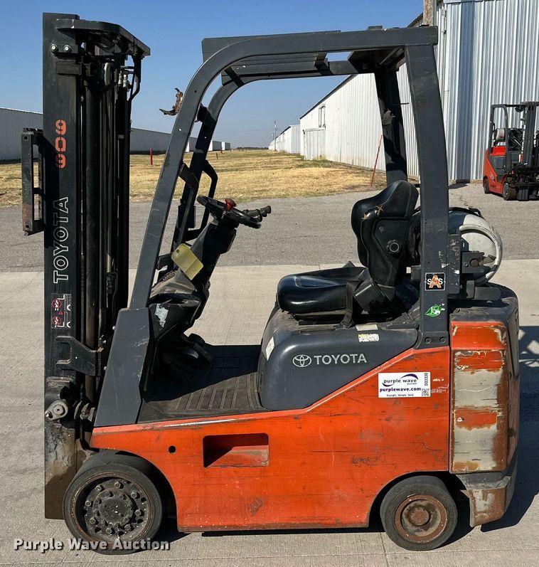 image for item DD3330 2009 Toyota 8FGCU18 forklift