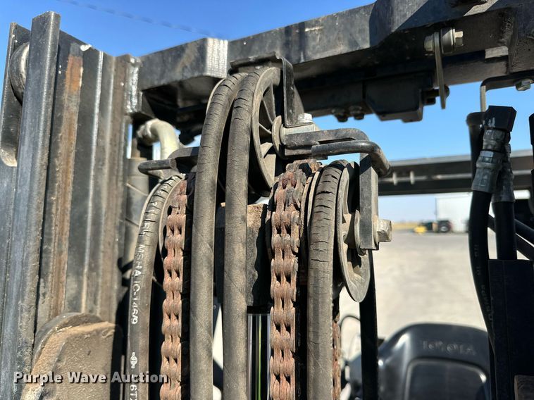 image for item DD3330 2009 Toyota 8FGCU18 forklift