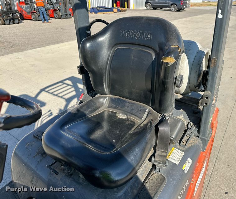 image for item DD3330 2009 Toyota 8FGCU18 forklift