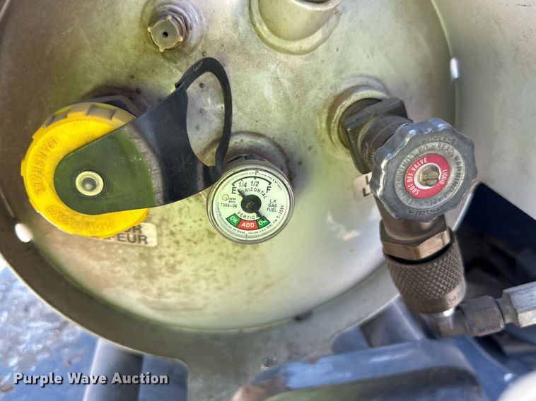 image for item DD3330 2009 Toyota 8FGCU18 forklift