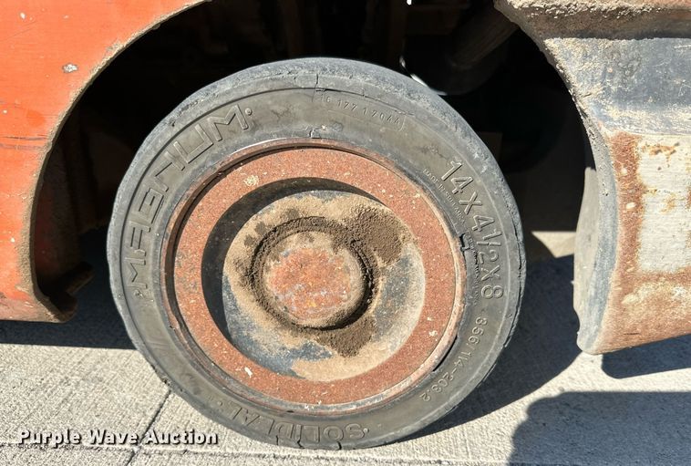 image for item DD3330 2009 Toyota 8FGCU18 forklift