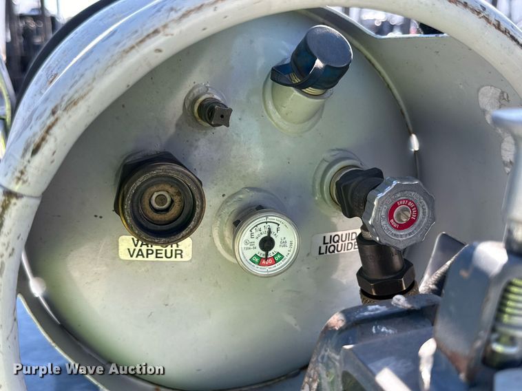 image for item DD3332 2018 Toyota 8FGCU25 forklift