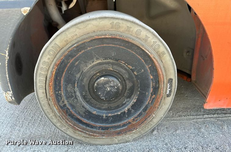 image for item DD3332 2018 Toyota 8FGCU25 forklift