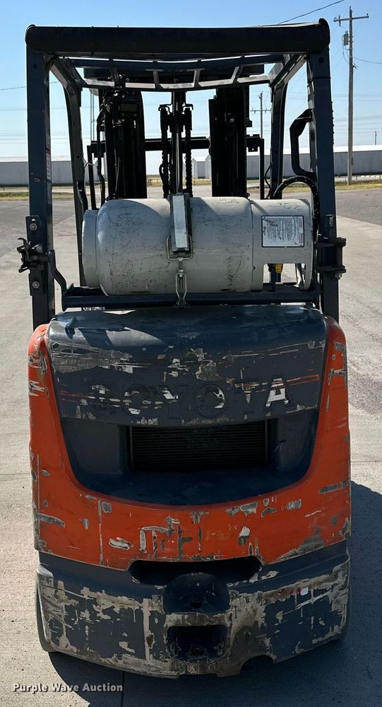 image for item DD3336 2017 Toyota  8FGCU25 forklift