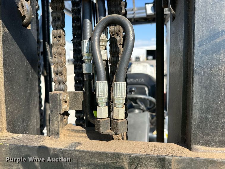 image for item DD3336 2017 Toyota  8FGCU25 forklift